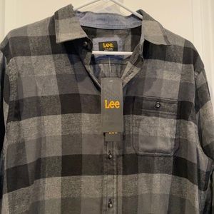 LEE GRAY AND BLACK PLAID FLANNEL🤍
